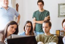 拼多多商家一键复制其它店商品是怎么操作的？拼多多店铺的运营技巧有哪些？