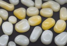 白玉带黄皮是什么意思