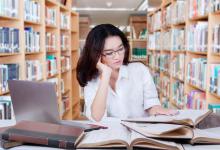 理科学士服是什么颜色的