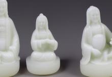 俄白玉像