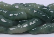灰底的新疆山料墨玉
