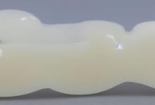 白玉显目色