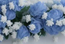 俄青白玉带青花