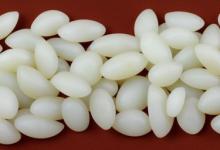 白玉籽料偏青