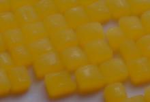 黄蜡石是黄龙玉吗