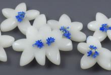 白玉带点青花好不好