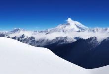 女人梦见雪山什么意思