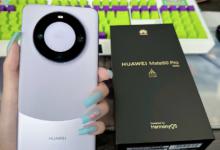 华为mate60pro屏幕自带保护膜吗