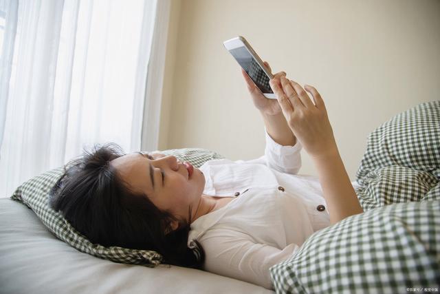 戒掉看手机!给脑子上点难度,自然睡着了!