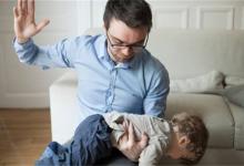 孩子小时候常被父母挨打长大后会有这四种恶果看完后悔