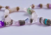 水晶手链借给别人有忌讳吗