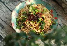 保定花椒油凉面的做法