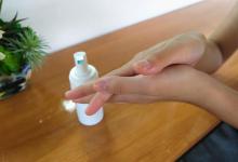 5o2胶粘在手上胶去掉啥办