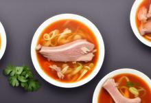 滑肉排骨汤的做法
