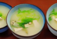 海带芽豆腐汤的做法