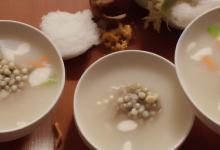 雪耳莲子汤的做法