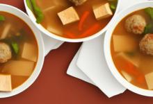 丸子炖豆腐汤的做法