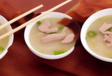 黄豆莲藕排骨汤的做法