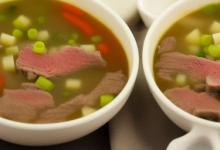 蒸牛肉肉饼汤的做法