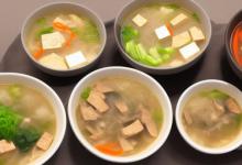 木耳豆腐汤的做法