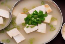 花鲢鱼头豆腐汤的做法