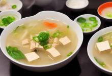 昂刺鱼豆腐汤的做法