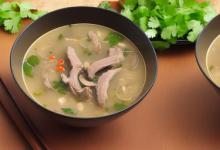 香菇绿豆排骨汤的做法