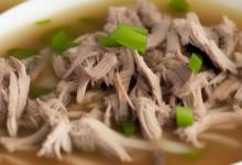 蘑菇肉丝汤的做法