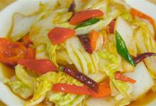 炒醋溜白菜火候很重要，学会这一招，脆嫩不出汁，一顿能吃2碗饭